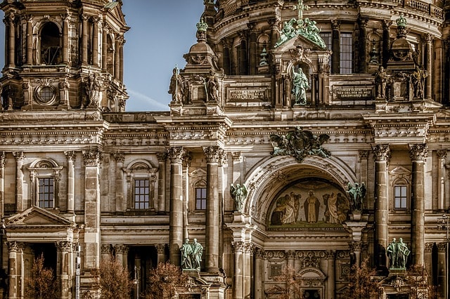 Närbild på Berliner Dom